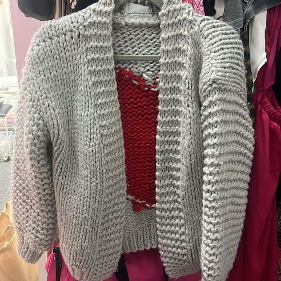 ONE SIZE - Open Sweater - Red Heart Sweater Gray Sweater - Knit Open - Picture 3 of 6